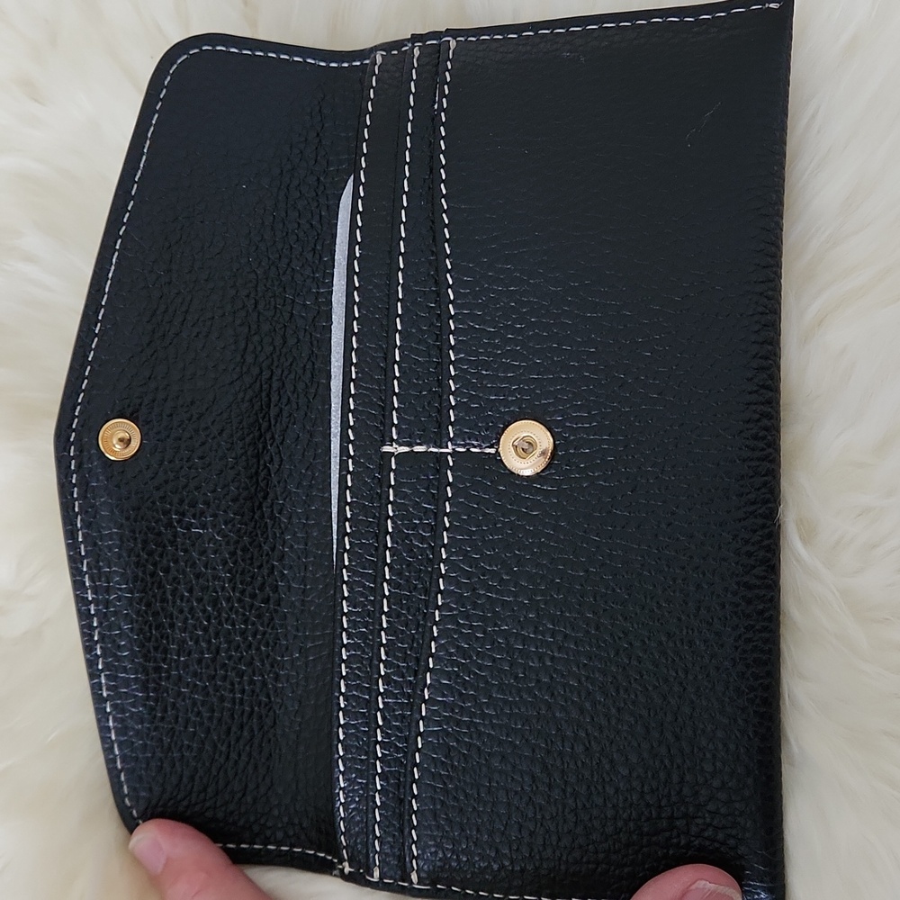 Gorgeous NWT Dooney & Bourke Black Pebbled Leather Envelope Clutch Wallet ๐ค๐๐ - Picture 6 of 13